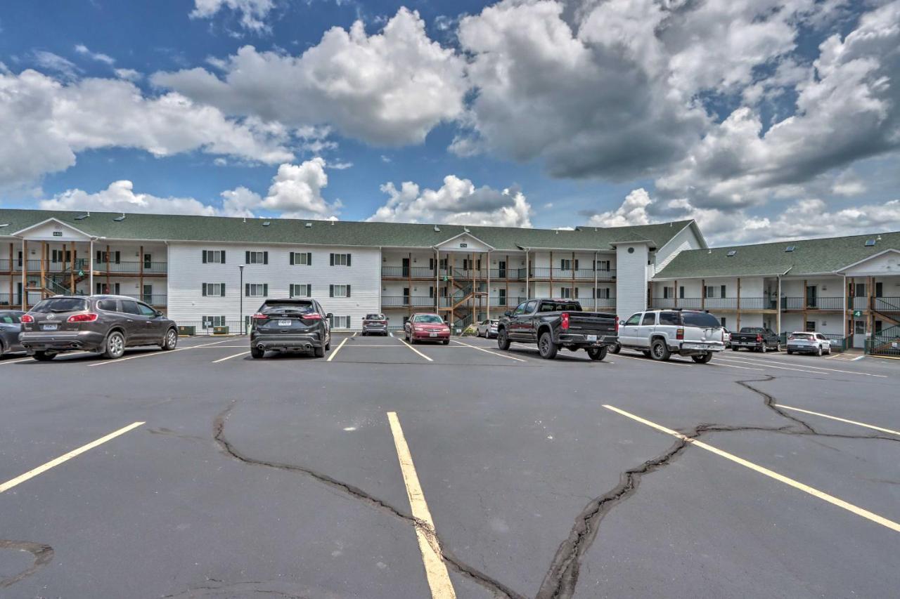 Lakefront Ozark Condo With Balcony And Seasonal Pool! Camdenton Buitenkant foto